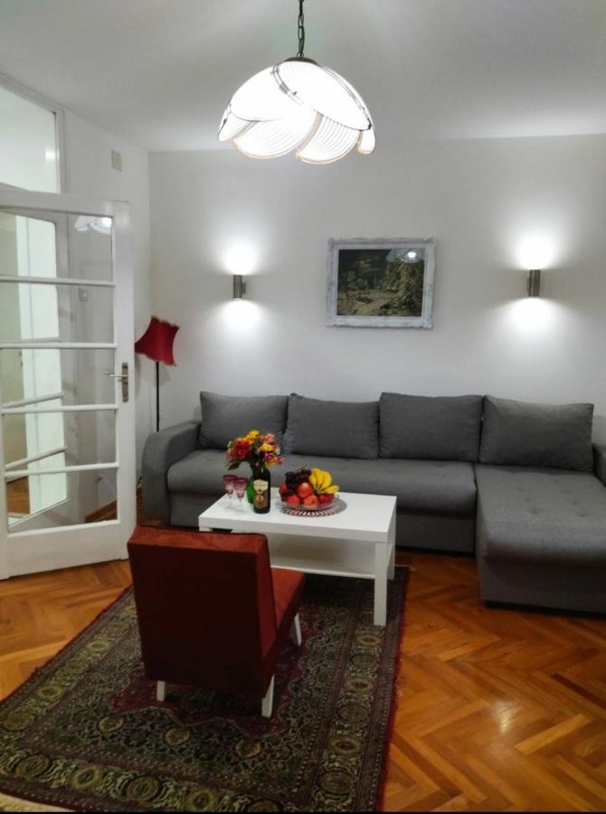 Palace Luxury Apartments The Heart Of Belgrado Esterno foto